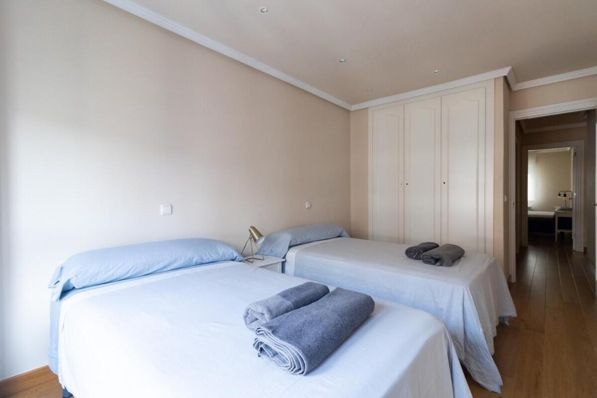 Apartamento Centro Gijon Con Parking Appartamento Esterno foto